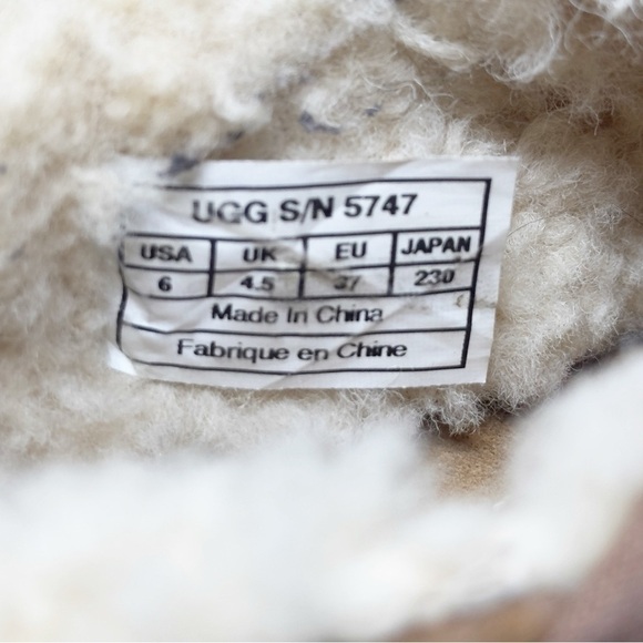 UGG Bettey Shearling Lined Clogs - Picture 7 of 10